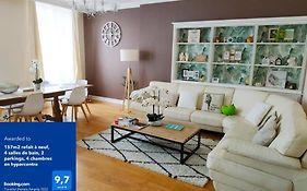 157m2, 4 chambres, 4 salles de bains, 2 WC, 2 parkings en hypercentre